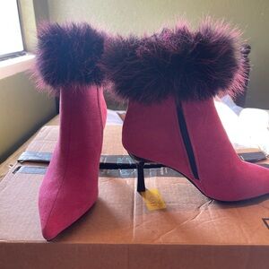 Stylish Fuchsia Fur-Trimmed Heeled Boots